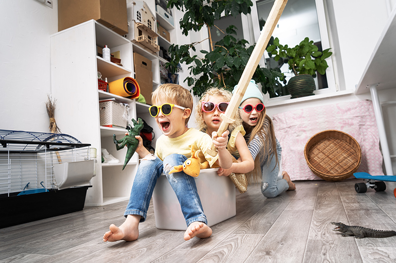 kids playing > Decorating Tricks for Hiding Kids’ Messes While Selling Your Home - Selling San Diego Properties >